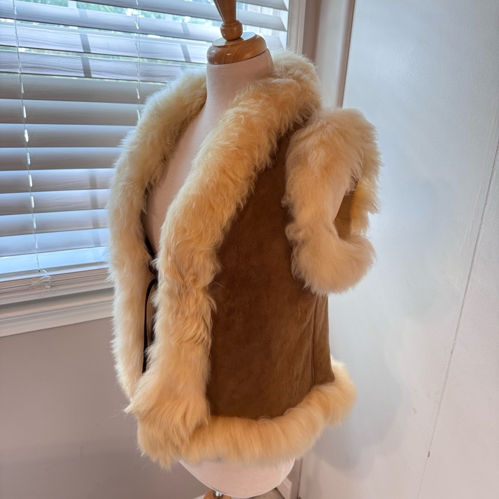 Genuine sheepskin shearling vest soft suede fluffy lining tie closure size S